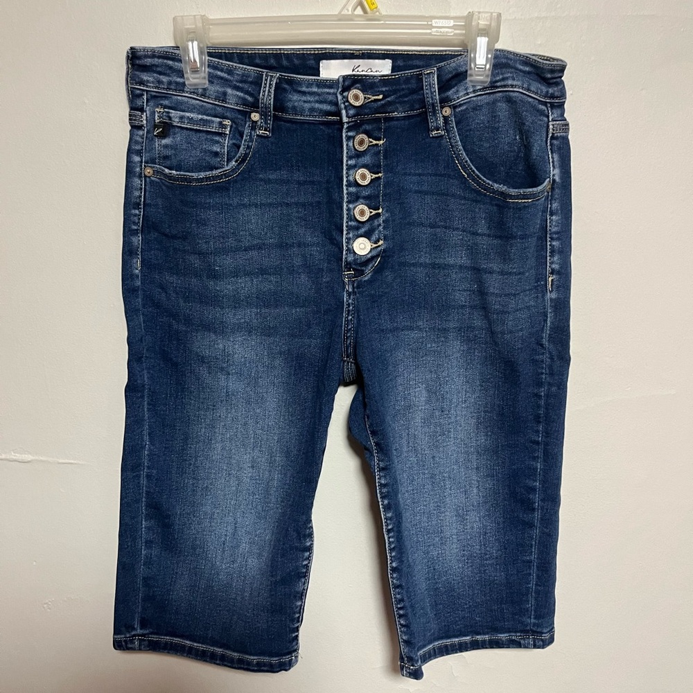 KanCan Dark Blue Button-Fly Women's Capris